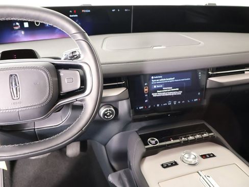 New 2026 Lincoln Navigator L Reserve AWD/4WD image 5