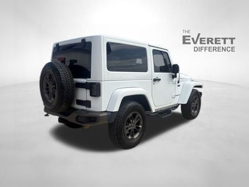 Used 2017 Jeep Wrangler Sahara image 7