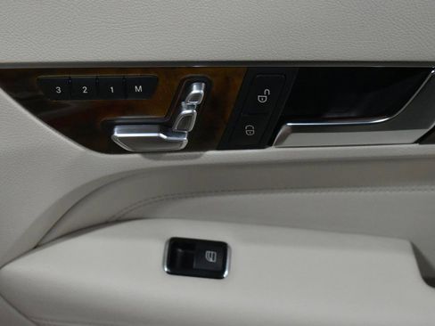 Used 2016 Mercedes-Benz E 550 Cabriolet w/ Premium 2 Package image 47