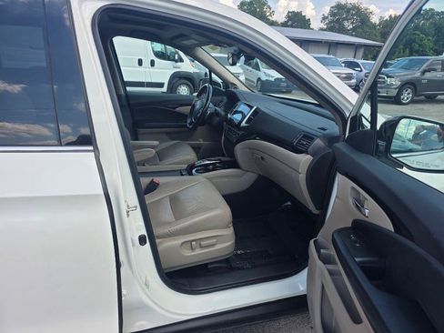 Used 2016 Honda Pilot Elite image 11