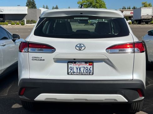 Certified 2024 Toyota Corolla Cross L image 5