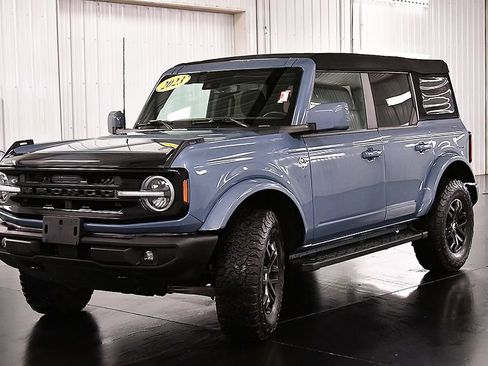Used 2023 Ford Bronco Outer Banks AWD/4WD image 3