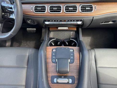 Certified 2025 Mercedes-Benz GLS 450 4MATIC image 24