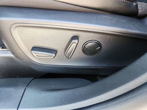 Used 2025 Ford Escape ST-Line image 11