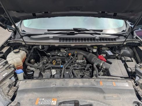 Used 2019 Ford Edge Titanium w/ Equipment Group 301A FWD image 10