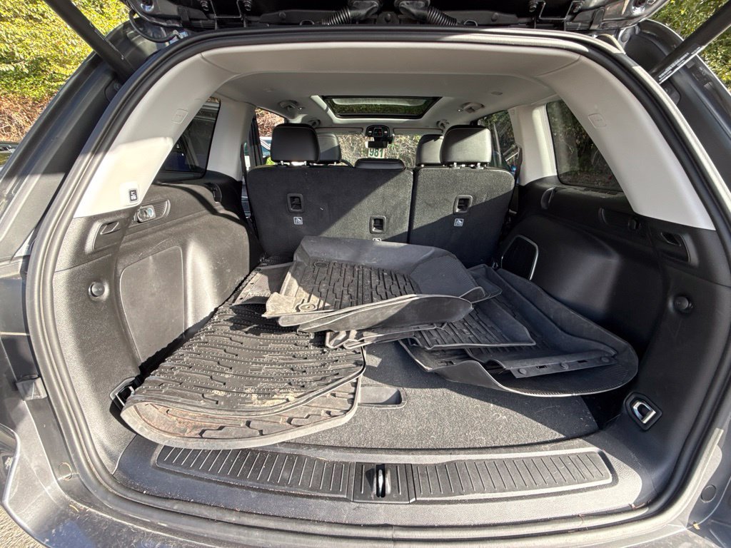 Used 2023 Jeep Grand Cherokee 30th Anniversary AWD/4WD image 13