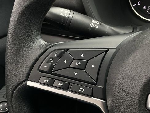 Used 2025 Nissan Sentra SV image 22