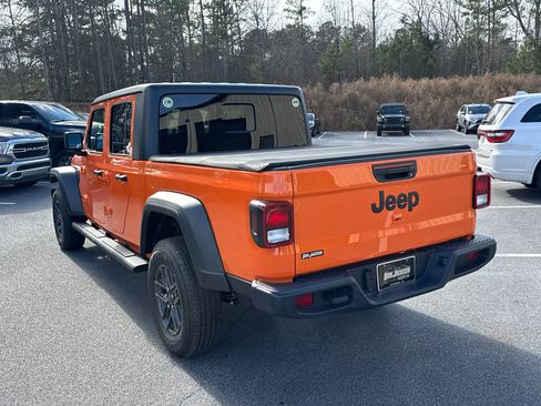 New 2025 Jeep Gladiator Sport image 7