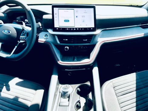 New 2025 Ford Explorer ST-Line w/ Premium Package image 27