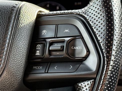 Used 2025 Toyota Tacoma SR5 AWD/4WD image 27