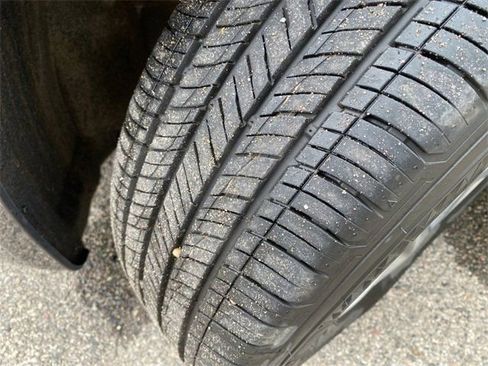 Used 2023 Chrysler Pacifica Limited image 21