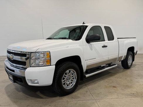 Used 2009 Chevrolet Silverado 1500 LT w/ Power Pack Plus AWD/4WD image 1