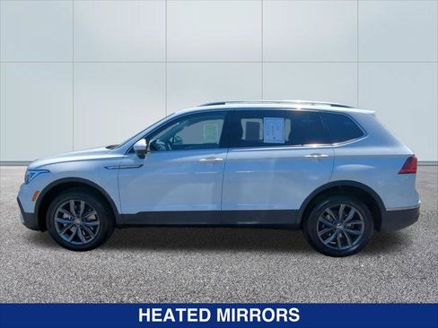 Certified 2022 Volkswagen Tiguan SE w/ Panoramic Sunroof Package FWD image 2
