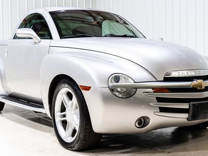 Used 2004 Chevrolet SSR w/ Preferred Equipment Group