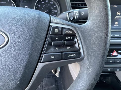 Used 2018 Hyundai Elantra SEL FWD image 27