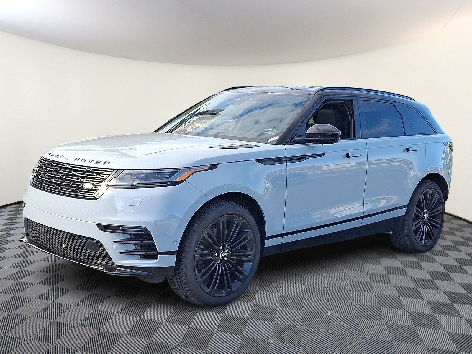 Certified 2026 Land Rover Range Rover Velar Dynamic SE AWD/4WD image 1
