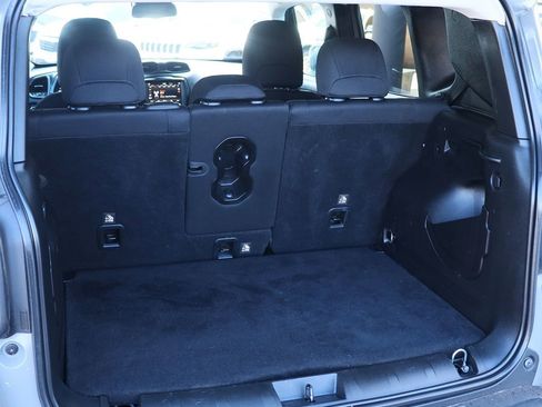 Used 2022 Jeep Renegade Latitude w/ Convenience Group image 25