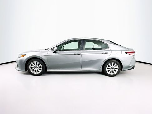 Used 2019 Toyota Camry LE FWD image 4