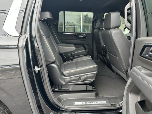 Certified 2025 Chevrolet Suburban Premier image 35