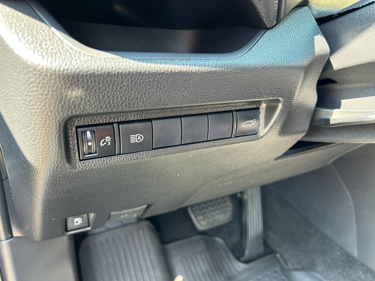 Used 2021 Toyota RAV4 SE AWD/4WD image 11