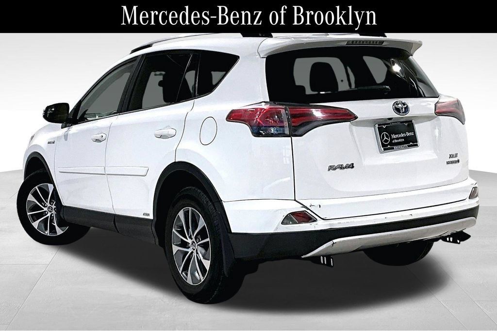 Used 2016 Toyota RAV4 XLE AWD/4WD image 11