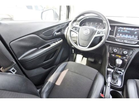 Used 2020 Buick Encore Preferred image 9