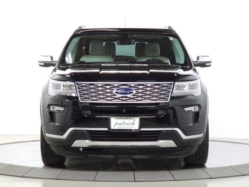 Used 2018 Ford Explorer Platinum image 2