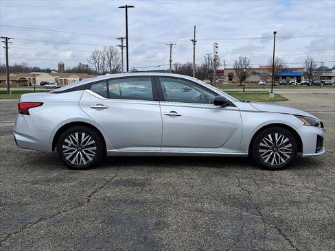 Used 2024 Nissan Altima 2.5 SV image 25