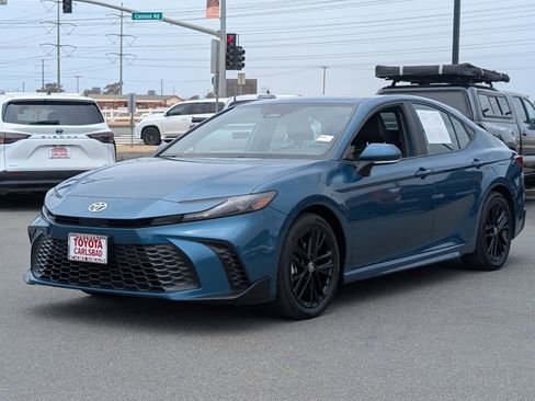 Used 2026 Toyota Camry SE FWD image 11
