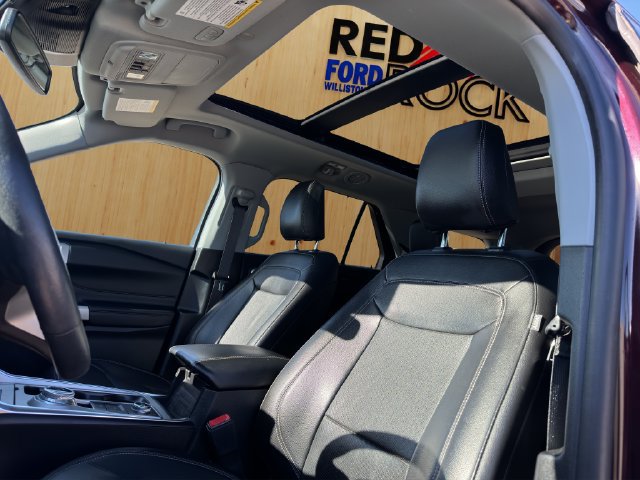 Used 2023 Ford Explorer Limited w/ Equipment Group 301A AWD/4WD image 30