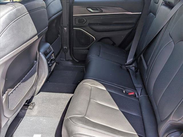 New 2026 Jeep Grand Cherokee Limited AWD/4WD image 17