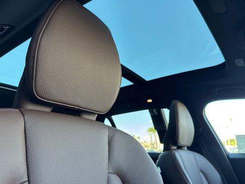 Certified 2026 Volvo V60 B5 Cross Country Plus w/ Climate Package image 18