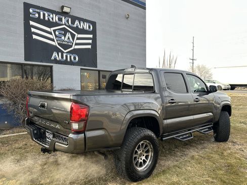 Used 2023 Toyota Tacoma SR5 image 7