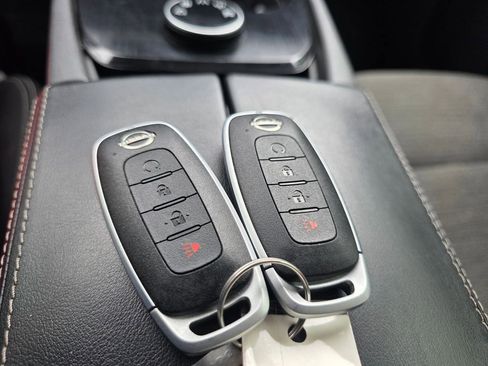 Used 2023 Nissan Rogue SV image 24