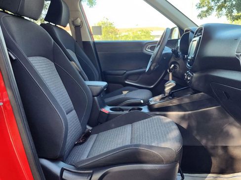 Used 2021 Kia Soul S image 32