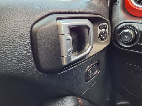 Used 2019 Jeep Wrangler Unlimited Rubicon AWD/4WD image 11