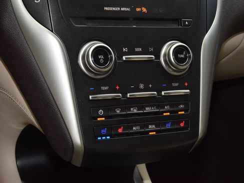 Used 2019 Lincoln MKC Reserve w/ MKC Technology Package FWD image 29