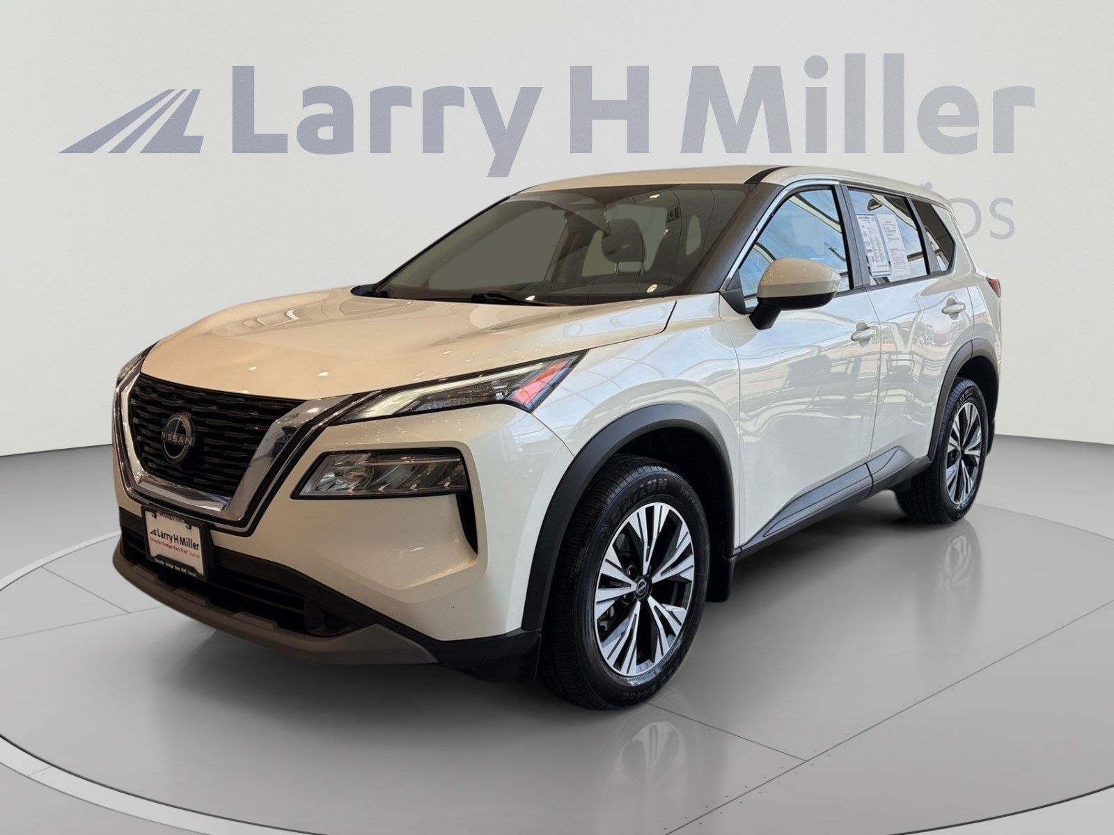 Used 2023 Nissan Rogue SV FWD image 1
