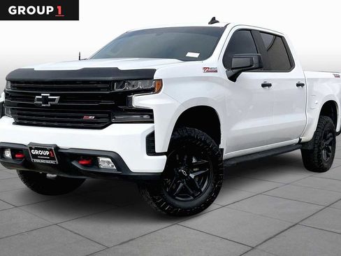 Used 2021 Chevrolet Silverado 1500 LT Trail Boss w/ Convenience Package II image 1