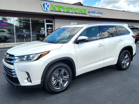 Used 2017 Toyota Highlander AWD V6 image 1