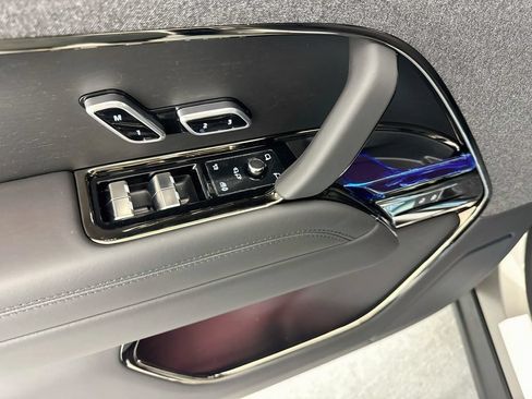New 2026 Land Rover Range Rover Sport Dynamic SE AWD/4WD image 18