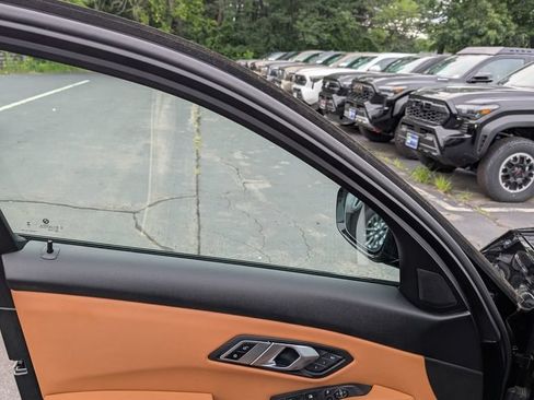Used 2023 BMW 330i xDrive Sedan AWD/4WD image 12