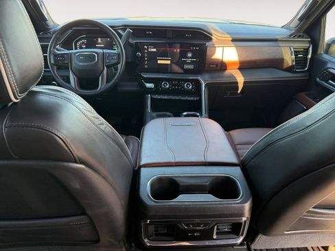 Used 2024 GMC Sierra 2500 Denali Ultimate image 10