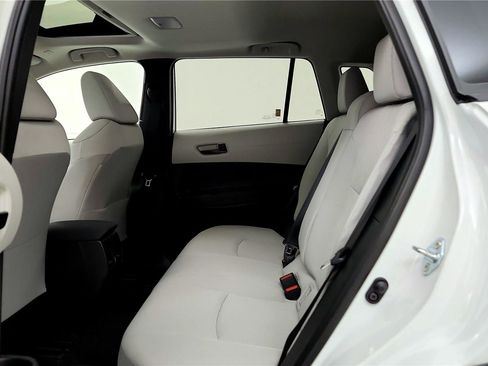 Certified 2023 Toyota Corolla Cross LE image 33