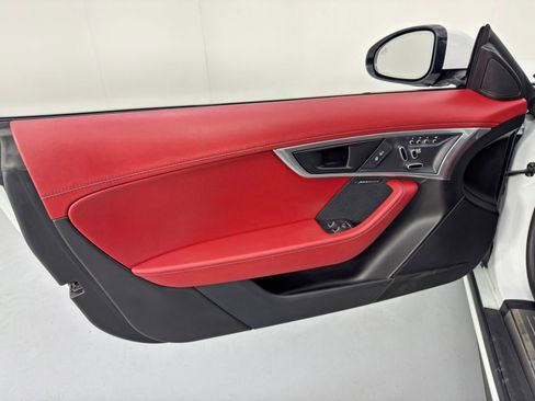 Used 2020 Jaguar F-TYPE R image 41
