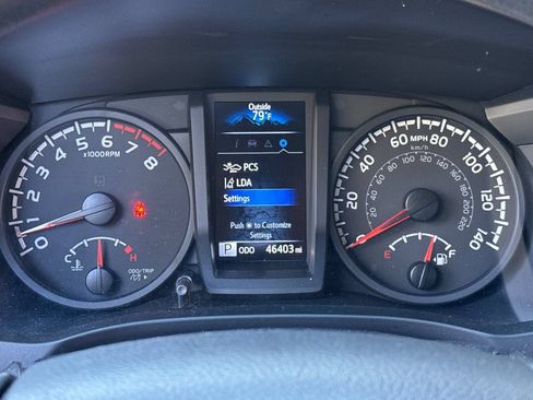 Used 2022 Toyota Tacoma SR AWD/4WD image 22