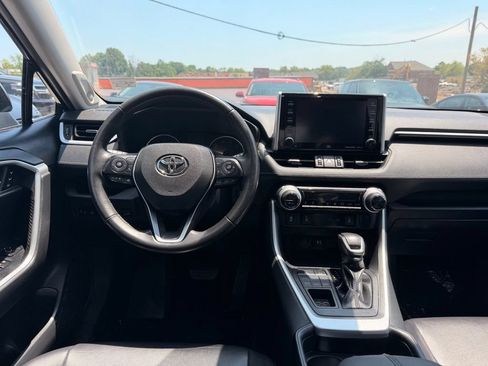 Used 2019 Toyota RAV4 XLE Premium w/ Cold Weather Package AWD/4WD image 8