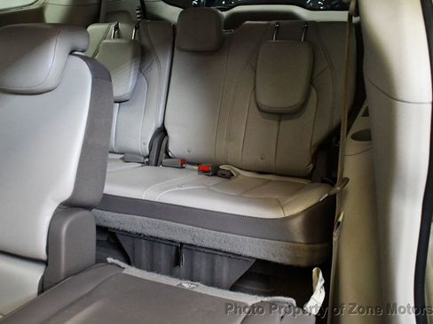Used 2017 Chrysler Pacifica Touring-L image 21