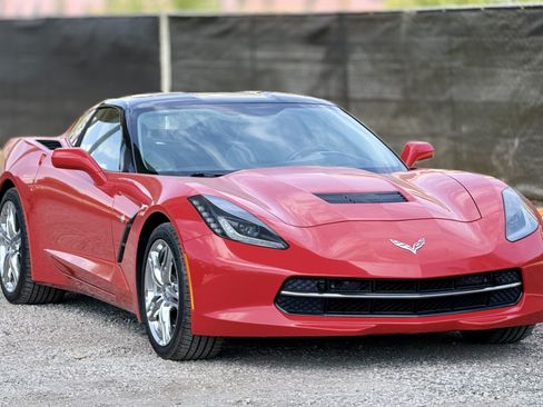 Used 2017 Chevrolet Corvette Stingray Coupe w/ 3LT Preferred Equipment Group RWD image 2