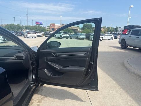 Certified 2019 Honda Accord LX image 22